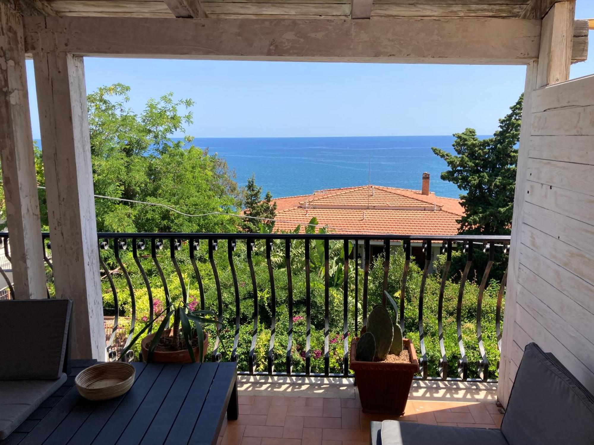 Villa Flore - Penthouse - Apartment In Villa Casteldaccia Exterior photo
